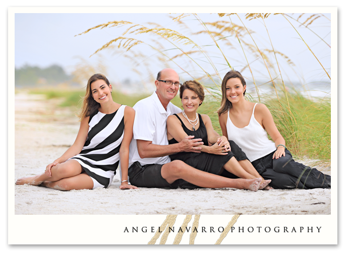 Family_Beach_Portrait_Sand_Seaoats