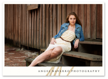 High-Sholl-Senior-Picture-Girl-Seated
