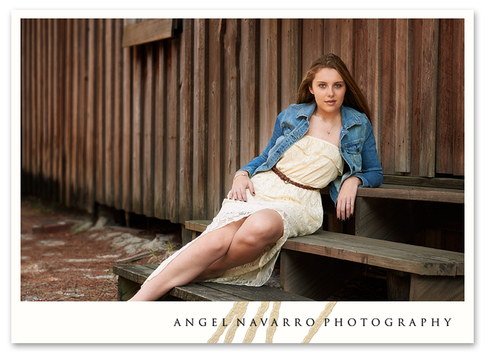 High-Sholl-Senior-Picture-Girl-Seated