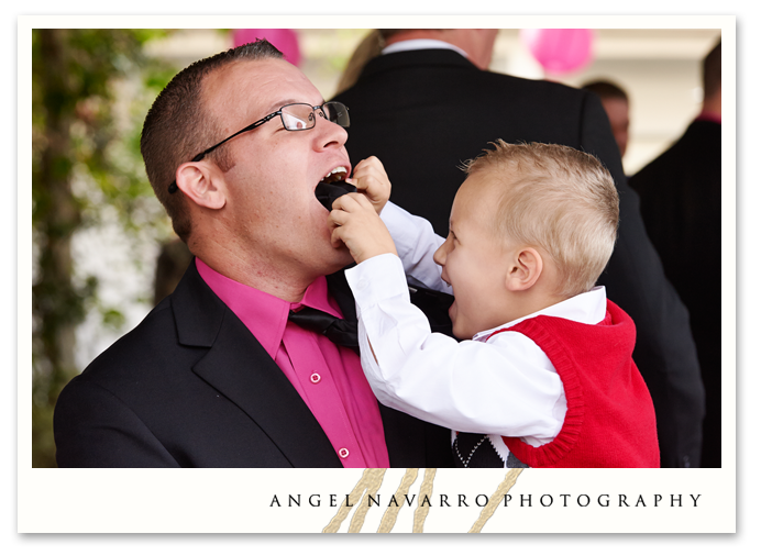 Very cute and funny wedding picture.